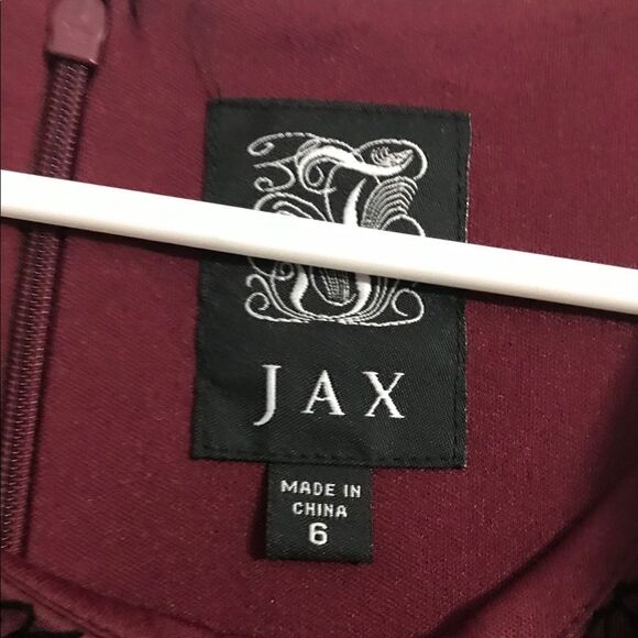 Beautiful lace detail dress - Picture 3 of 6